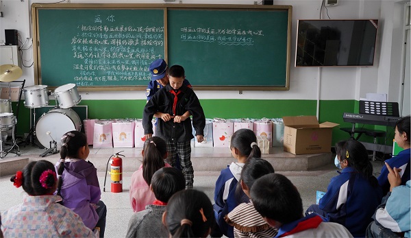 1717473122725035255.jpg 微软低洼撒旦发个v他.jpg
